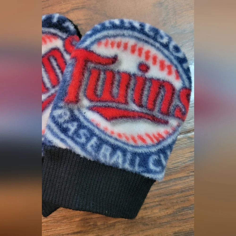 Minnesota Twins MLB Baseball Baby Fleece Mittens